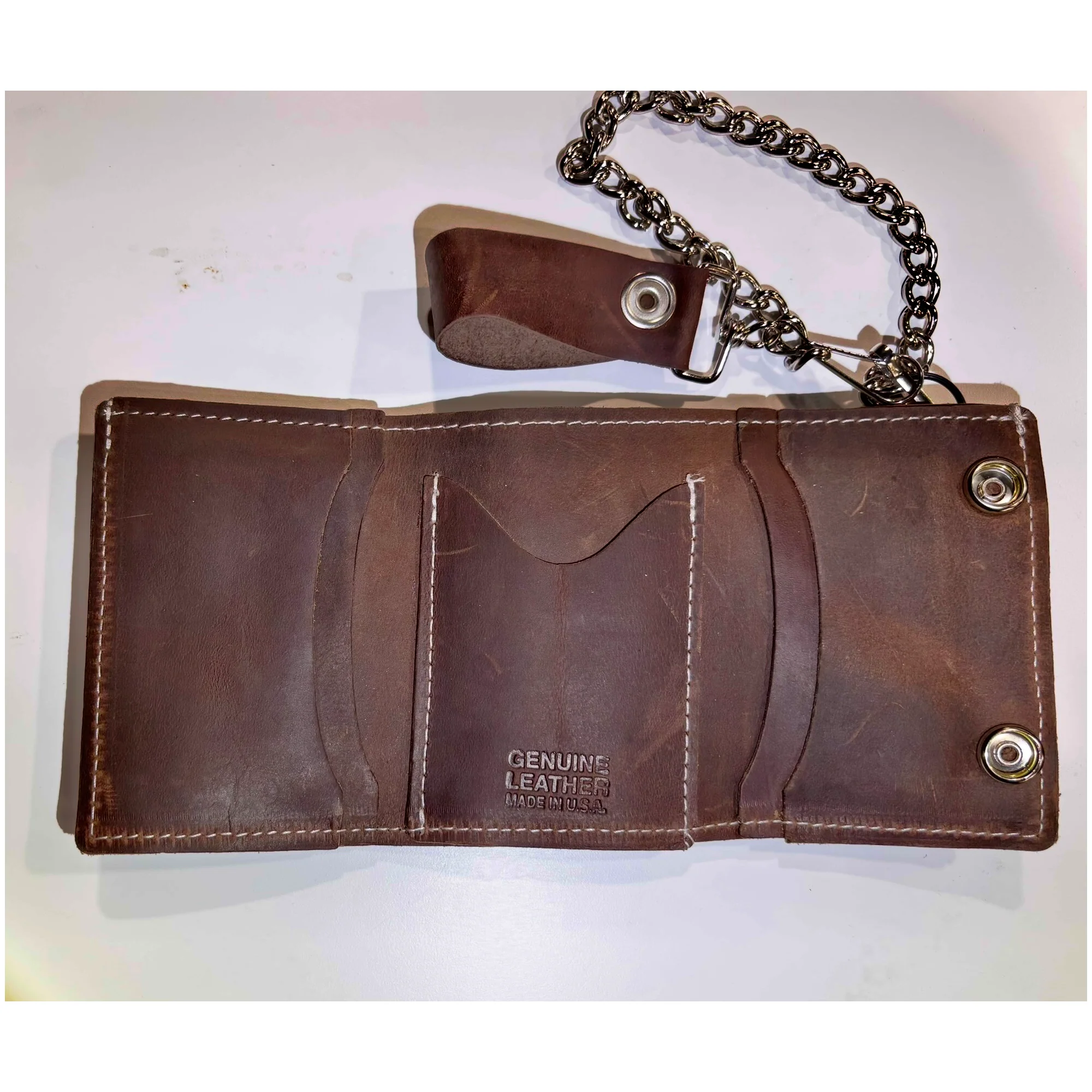 Oil Tanned Tri-Fold Wallet w/ Chain - Image 2