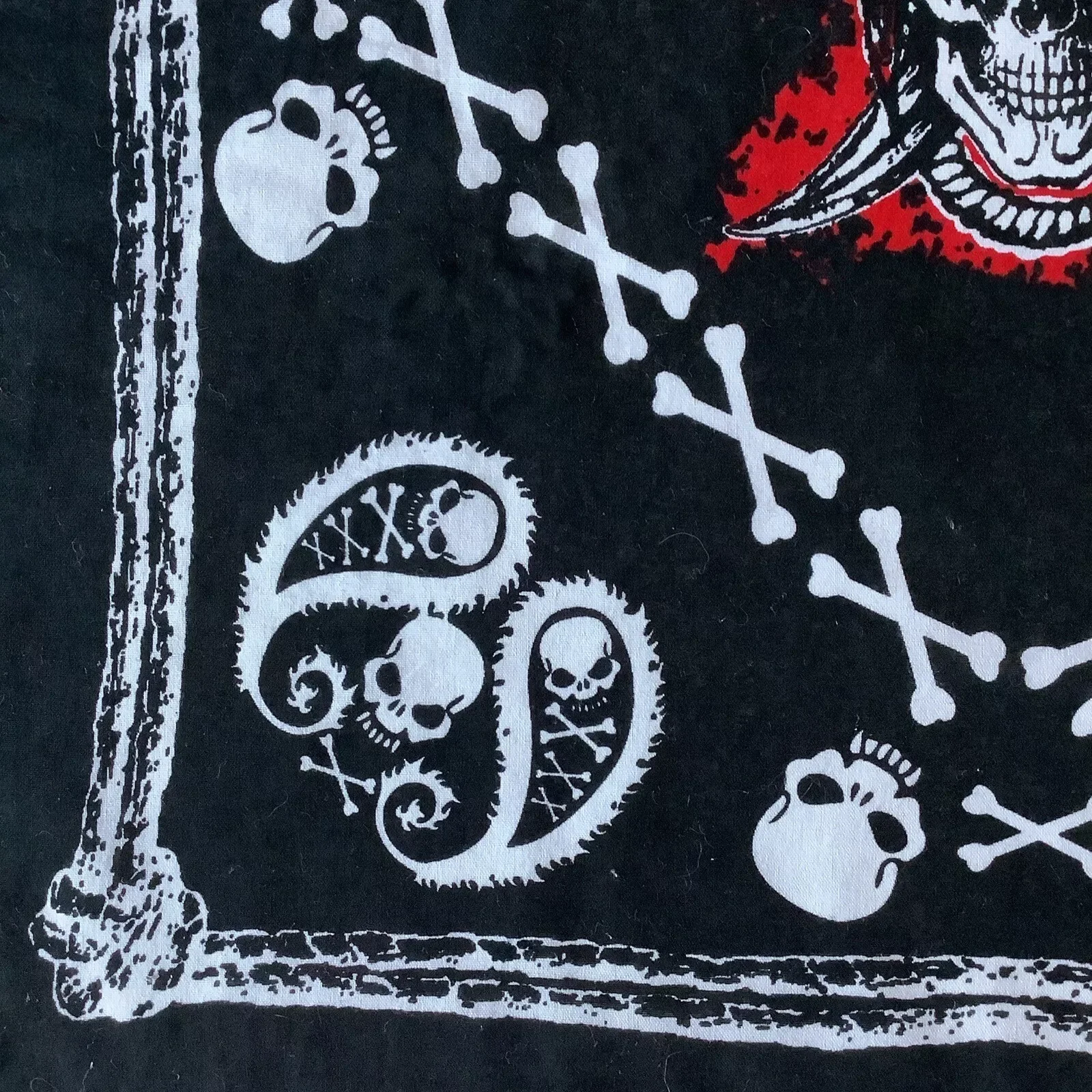 Pirate Skull Crossbones Print Bandana - Image 3